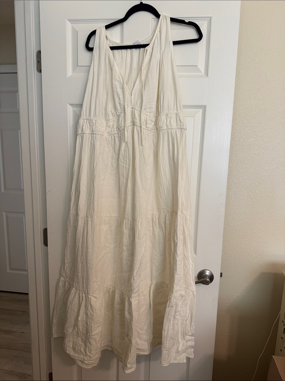 Old Navy Cream V-Neck Maxi Dress